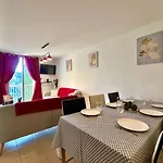 Apartamento Domaine De La Source, Charme & Piscine A